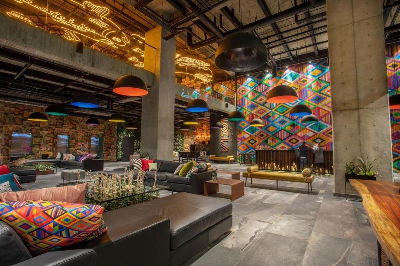 Hotel V1501 帕斯托 外观 照片 Interior of the Starbucks Reserve Roastery in Milan, Italy