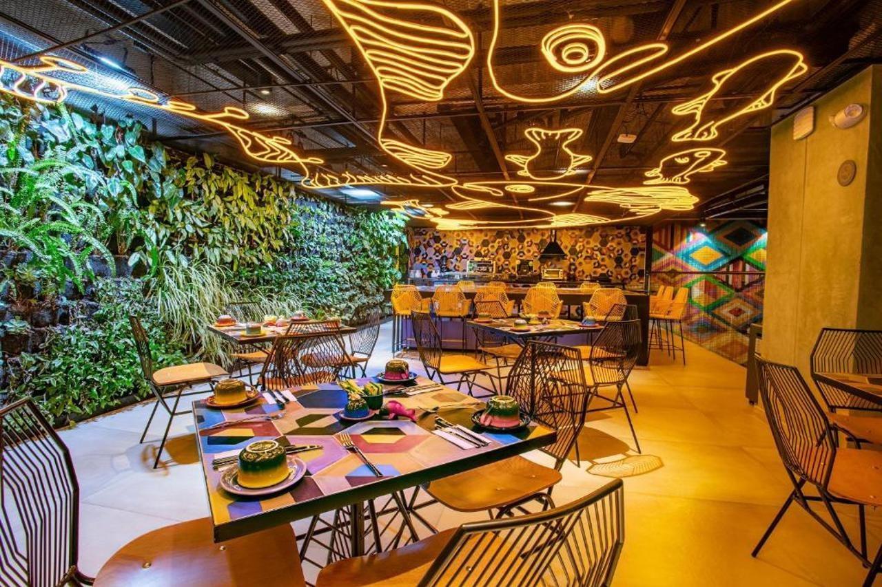 Hotel V1501 帕斯托 外观 照片 Interior of the restaurant in 2018